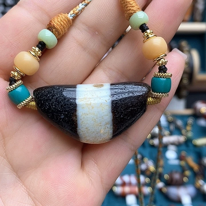 玛瑙/玉髓颈饰合金