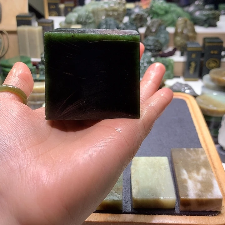 和田玉未镶嵌珠宝半成品