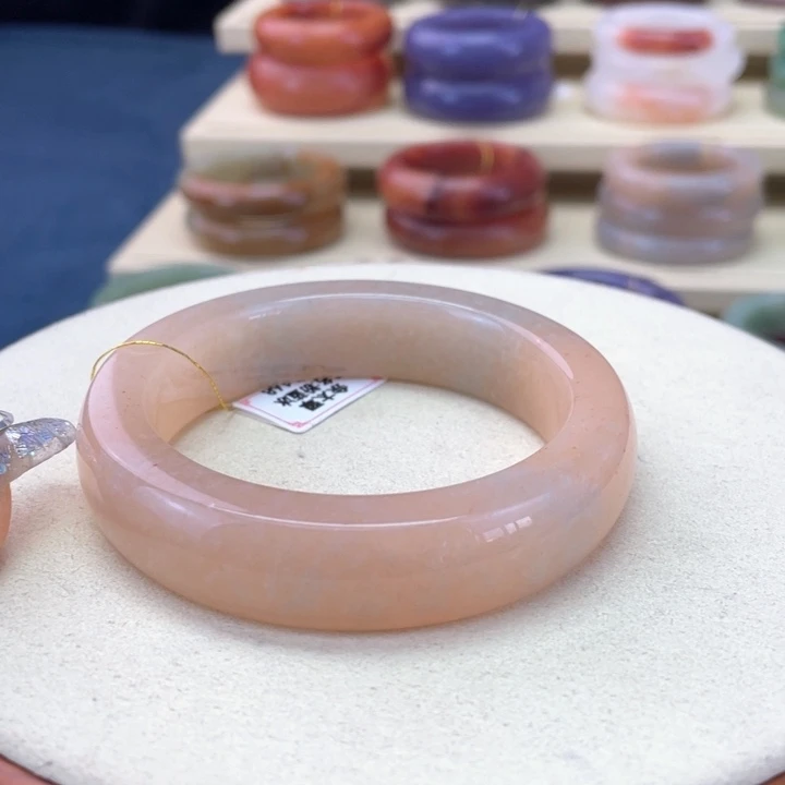 你***我石英质玉未镶嵌手镯