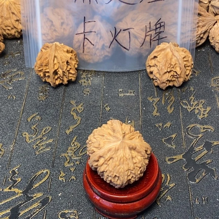 挪***林文玩核桃吊坠文玩核桃异形单只