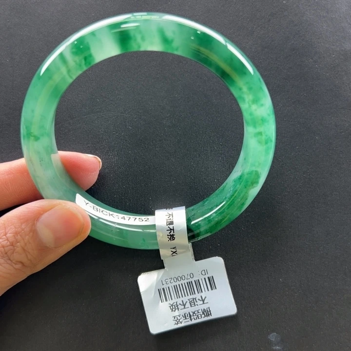 石英质玉未镶嵌手镯60