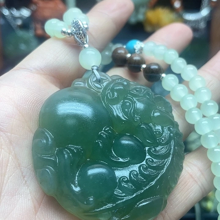未镶嵌蛇纹石玉颈饰