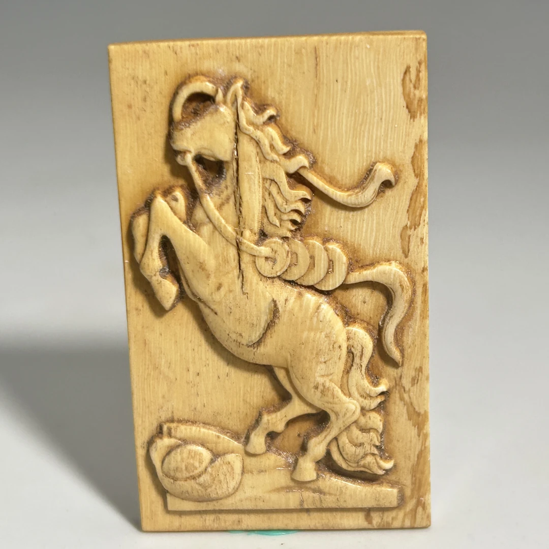 猛犸牙雕港工回流生肖马吊坠49*29*5mm假一罚四X909