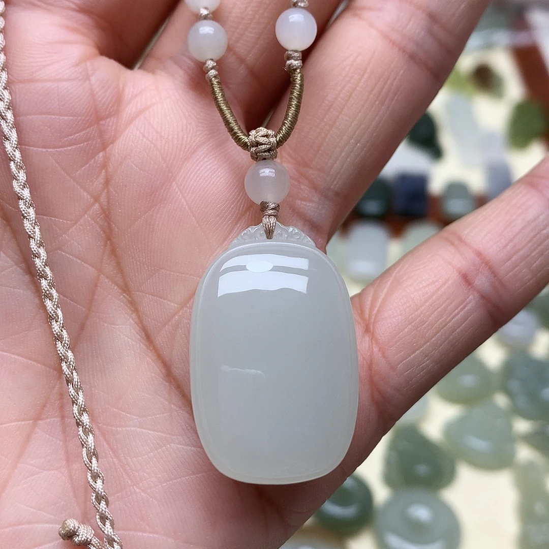 和田玉未镶嵌颈饰