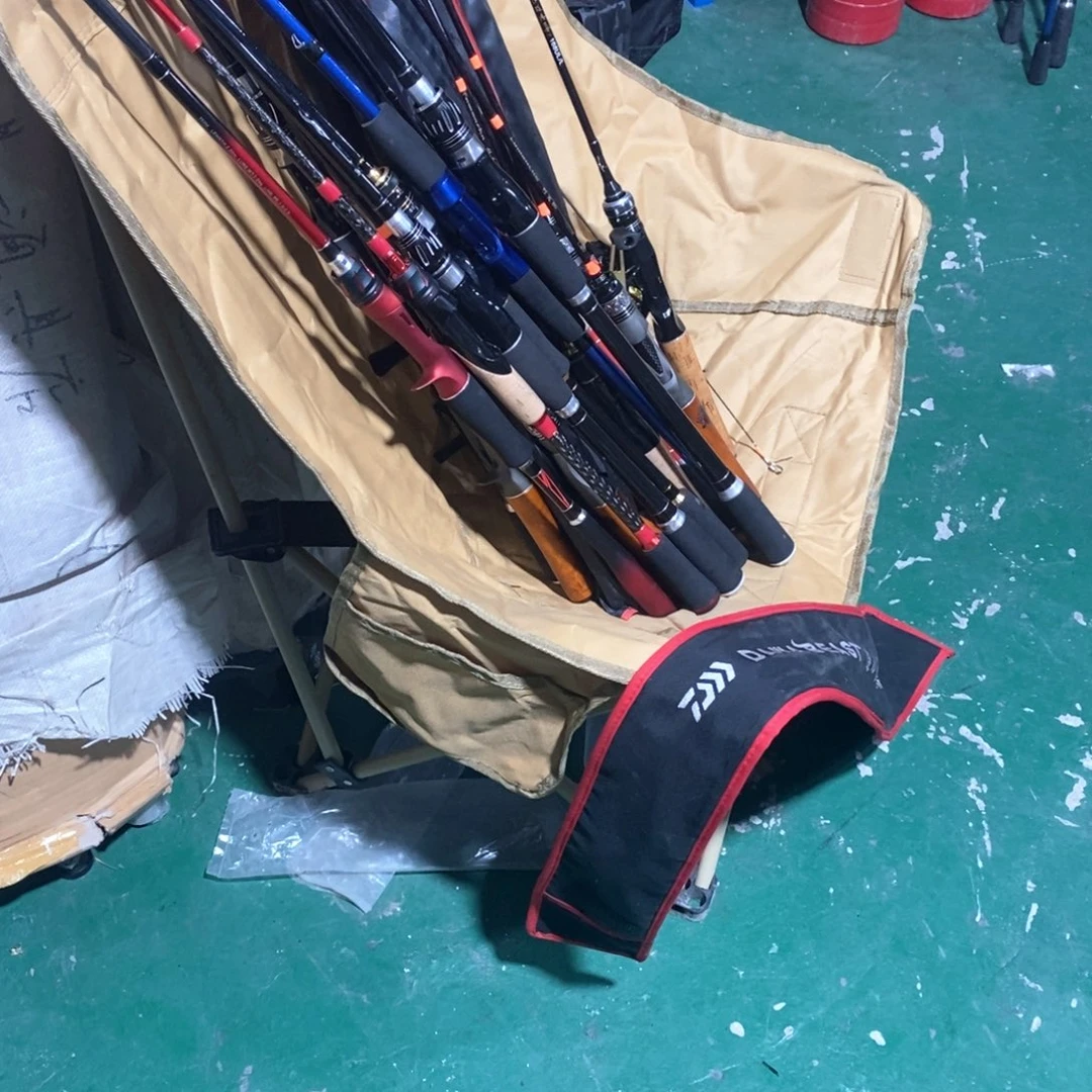 带腿托月亮椅，，，，，，，