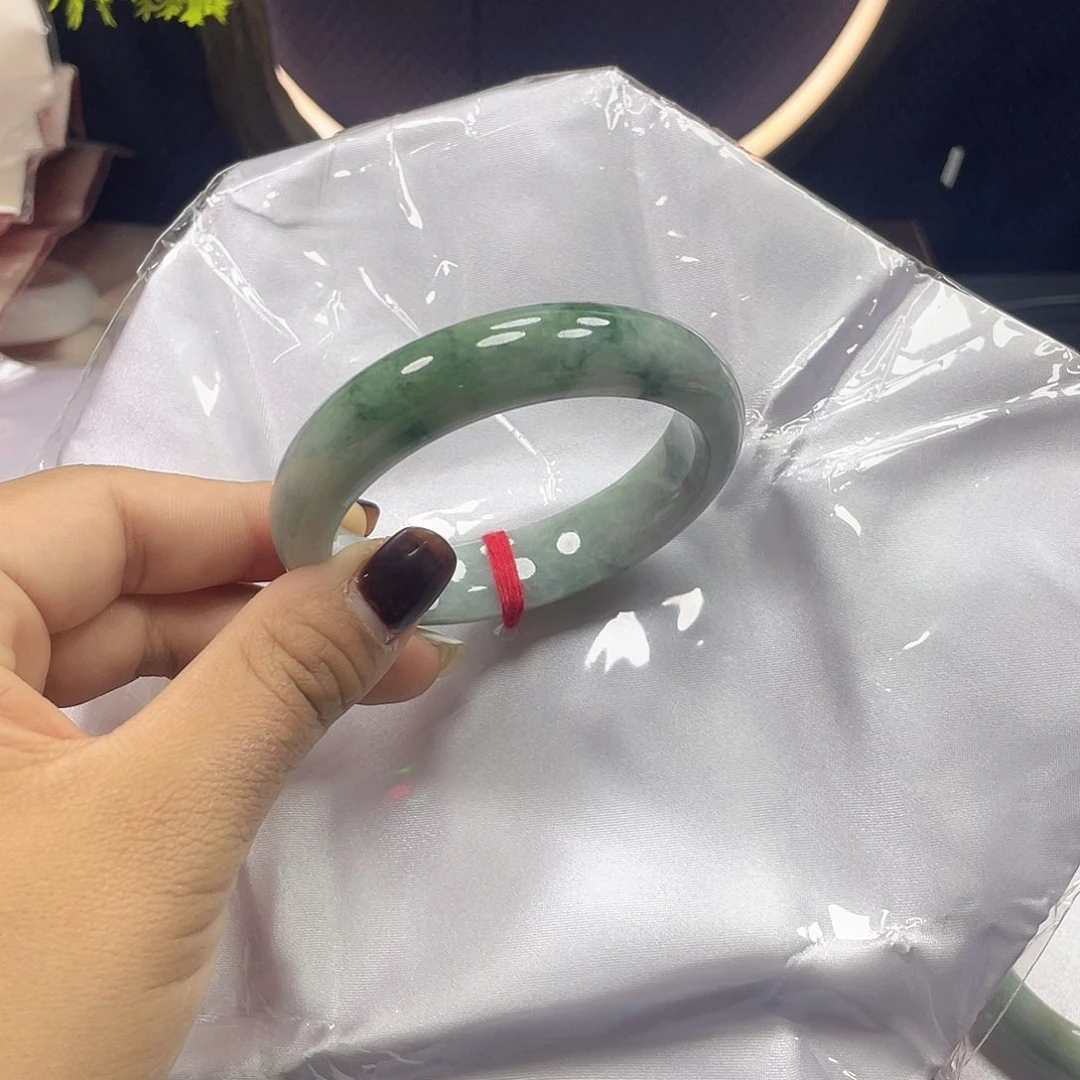 未镶嵌手镯翡翠飘花 丽丽