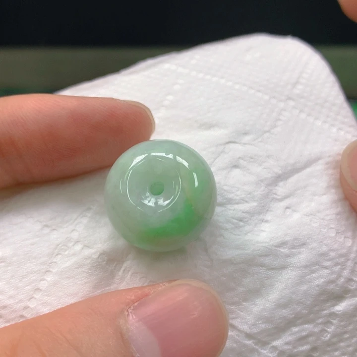 翡翠未镶嵌挂件翡翠（微瑕