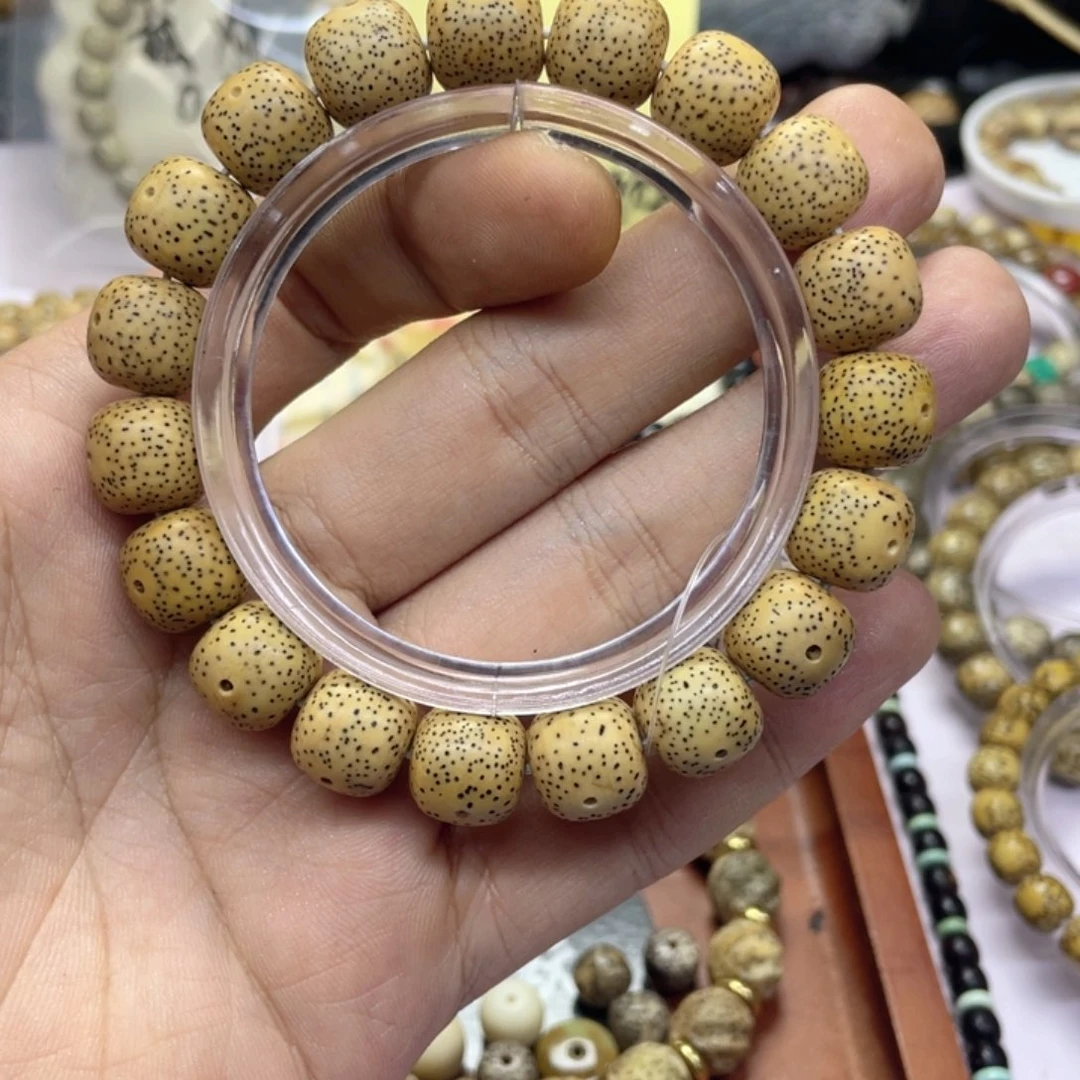 星月菩提手串逆***魂（1052号）鸡油黄小细星约12.3