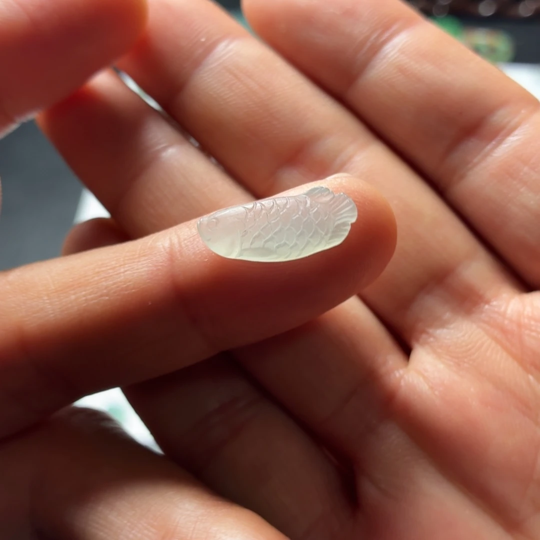 定制翡翠未镶嵌鱼