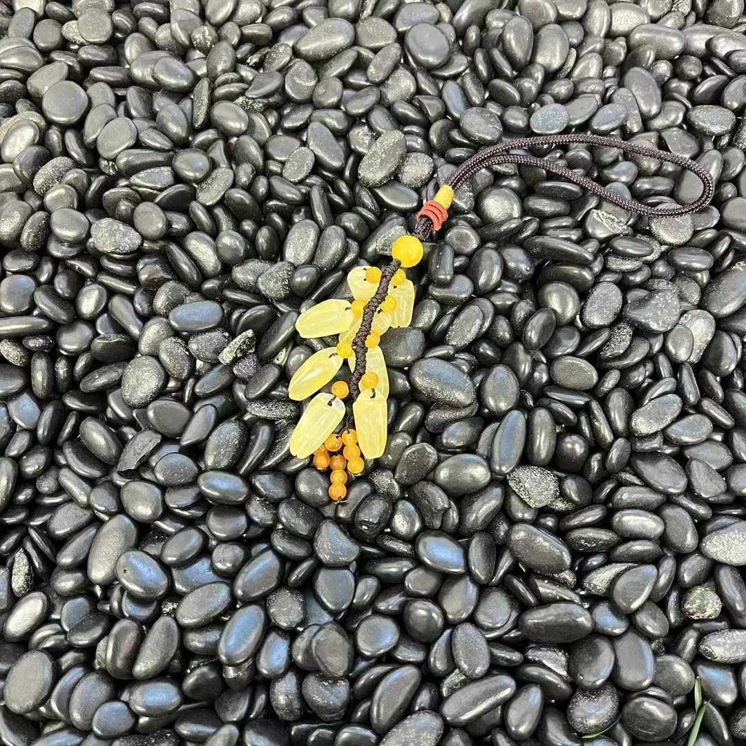 黄龙玉车挂、包挂、手机挂有裂