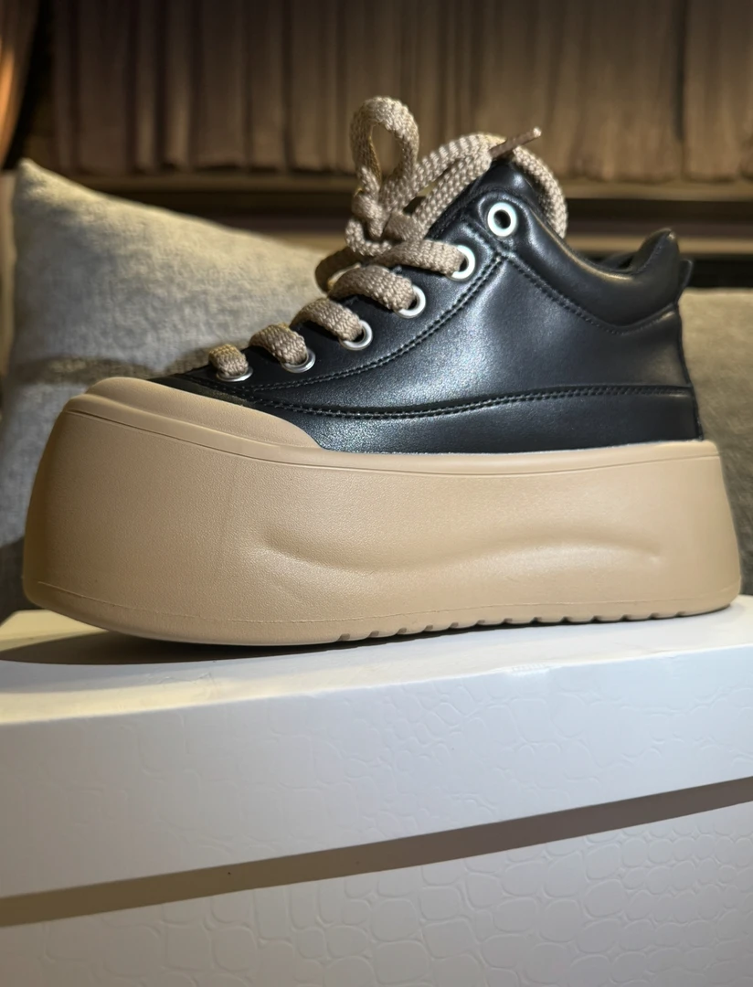 欧货面包休闲板鞋