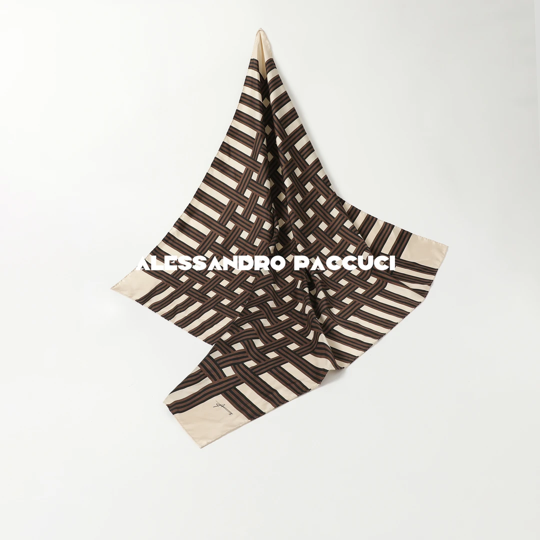 AP洛哥51026AS【编织格】桑蚕丝米咖色格纹印花时尚百搭气质丝巾