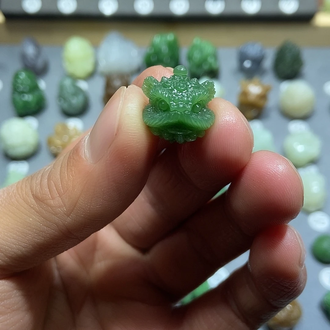 和田玉颈饰未镶嵌一***?定制