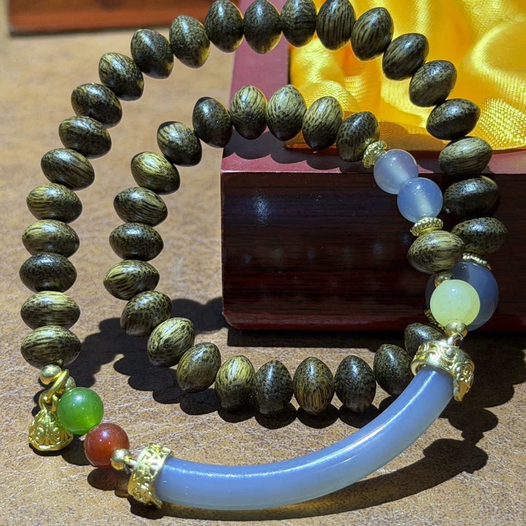 沉香ZH-1066精致手串（有礼盒）