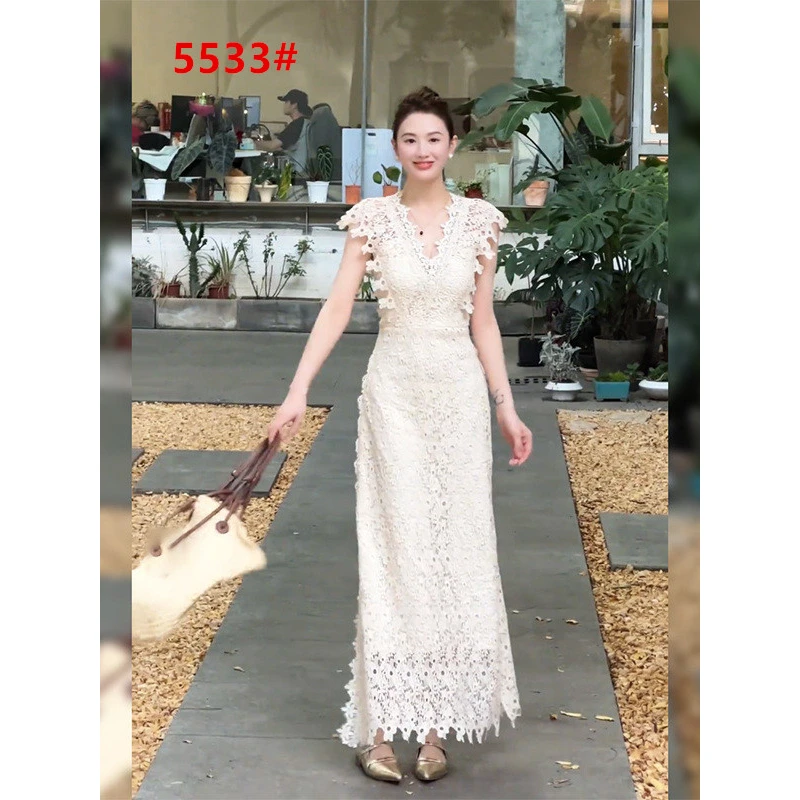 法式高级感v领蕾丝连衣裙女2025