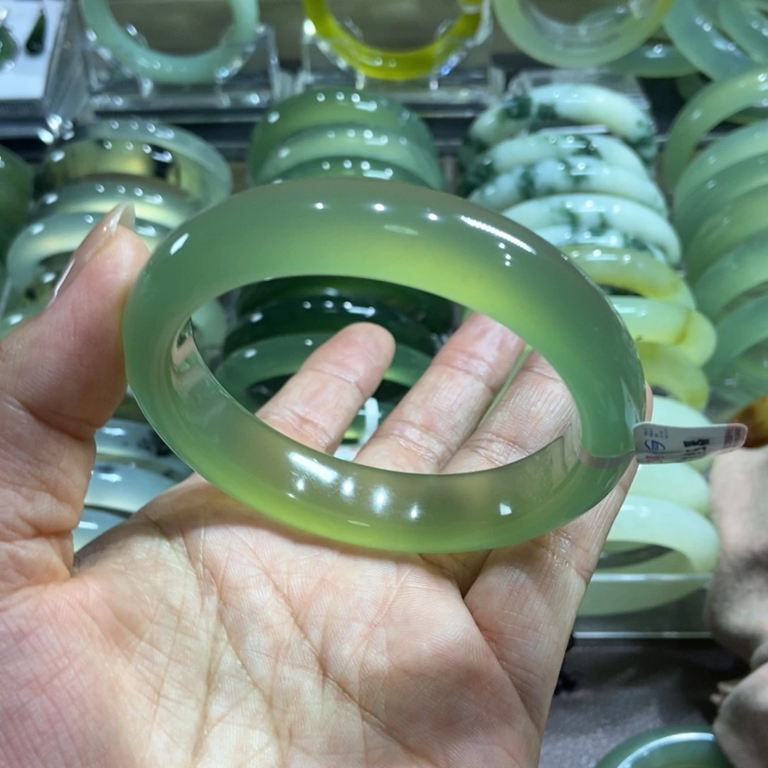 开***场未镶嵌岫玉手镯60