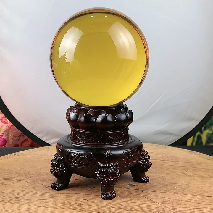 石材黄水晶球直径15带高档底座