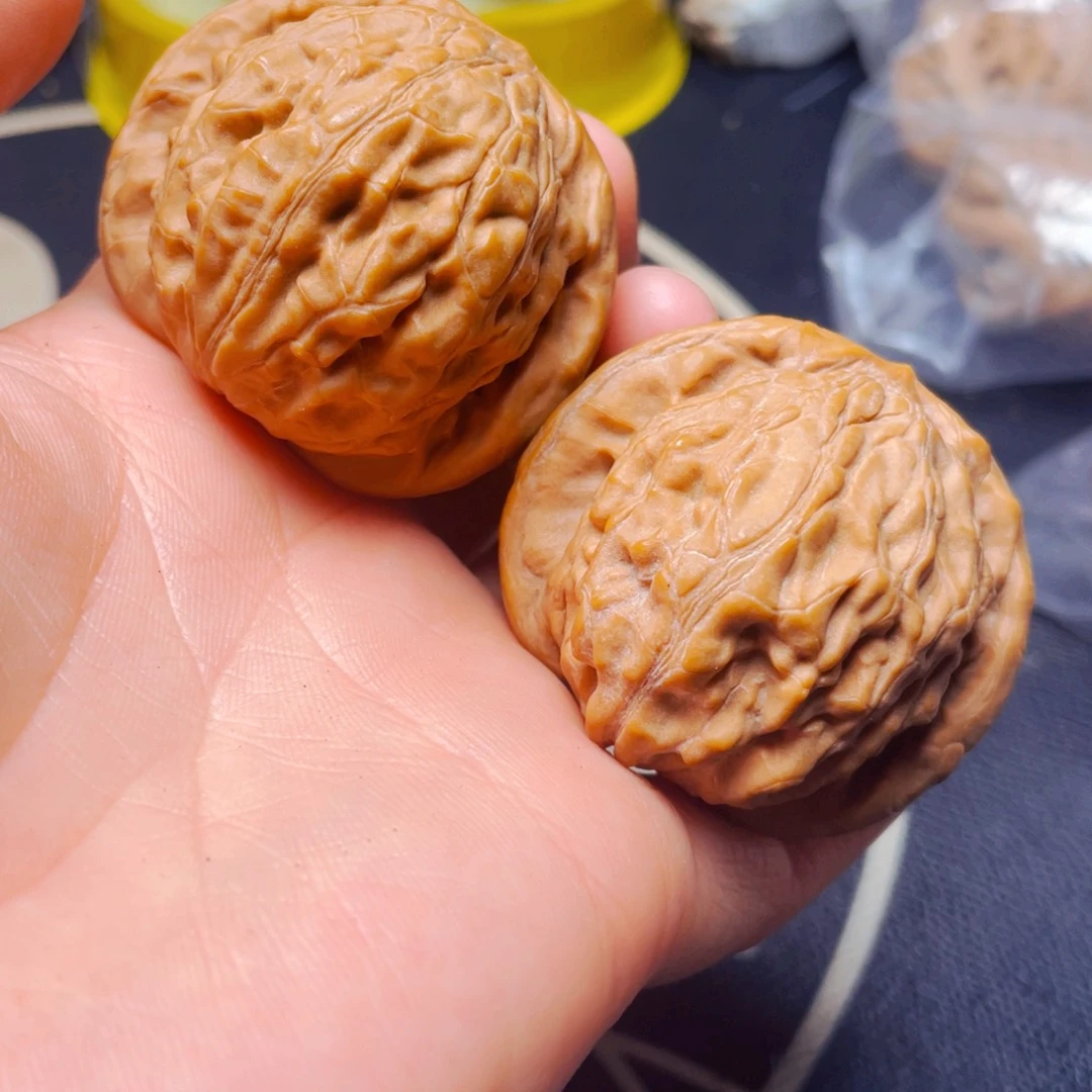 文玩核桃把件大红袍一对