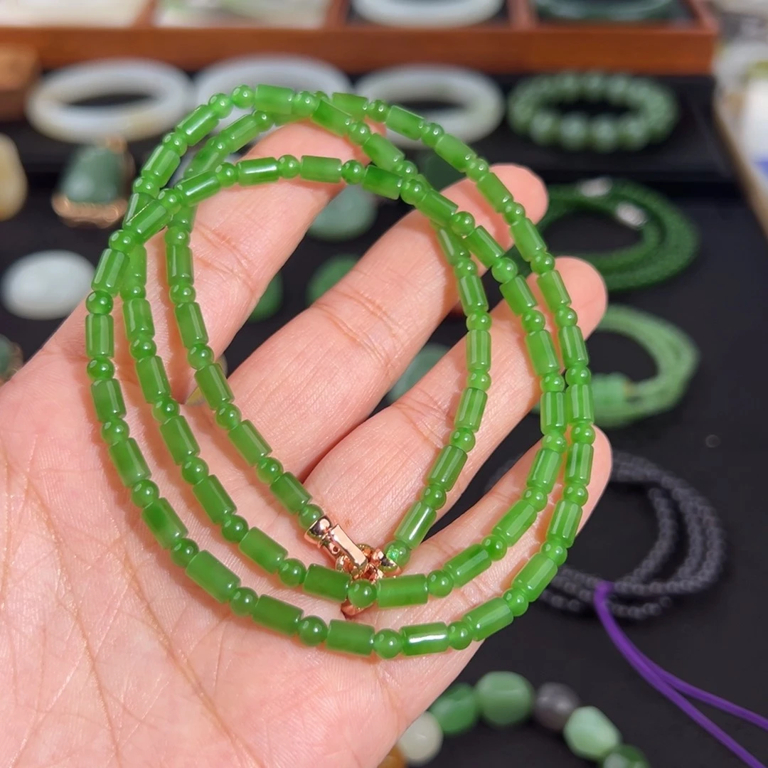 和田玉（碧玉）未镶嵌颈饰苹果绿项链