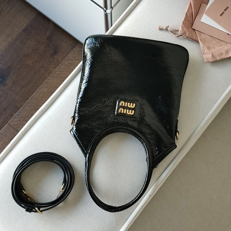 95新 MIU MIU/缪缪 Azul - 黑金羊漆皮Ivy mini手提斜挎包 52423