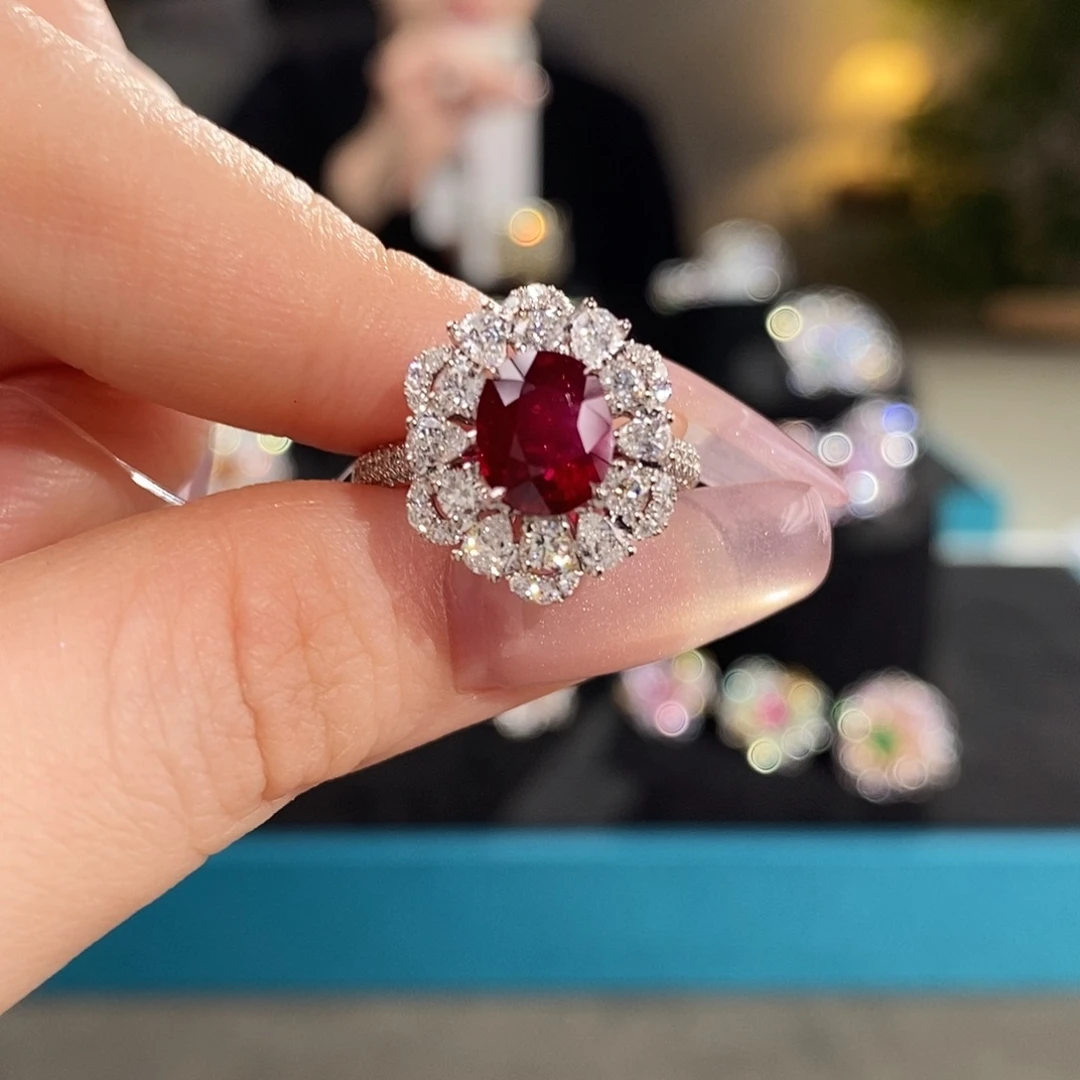 戒指18K金镶嵌红宝石2.23ct无烧鸽血红aigs