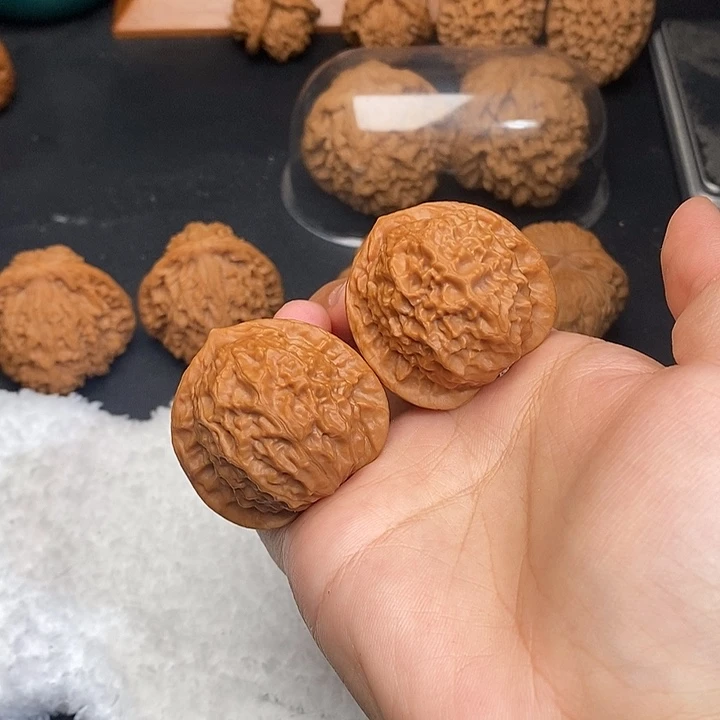 文玩核桃把件瓷娃娃全品39