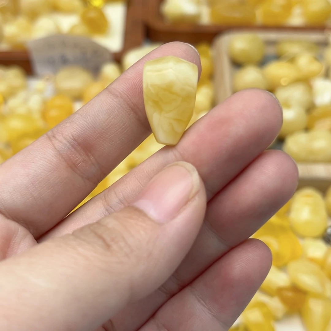 裸石蜜蜡未镶嵌配饰