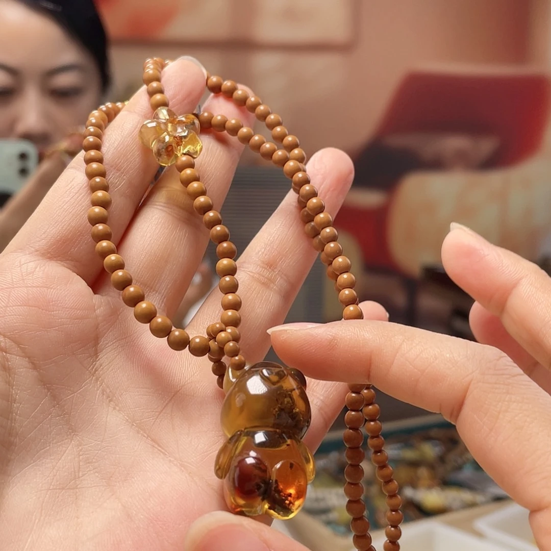 琥珀未镶嵌裸石吊坠