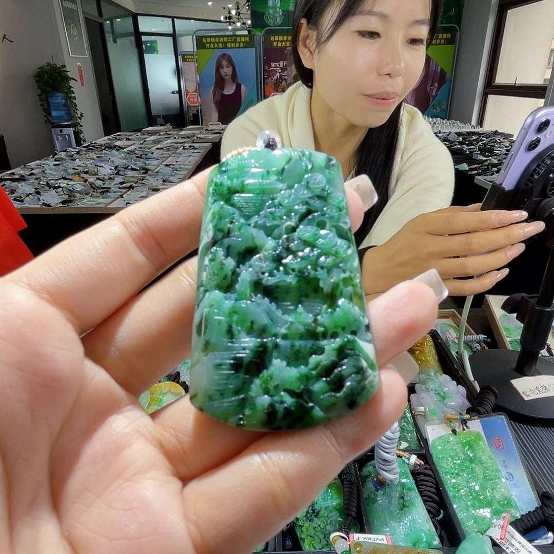 颈饰未镶嵌翡翠一