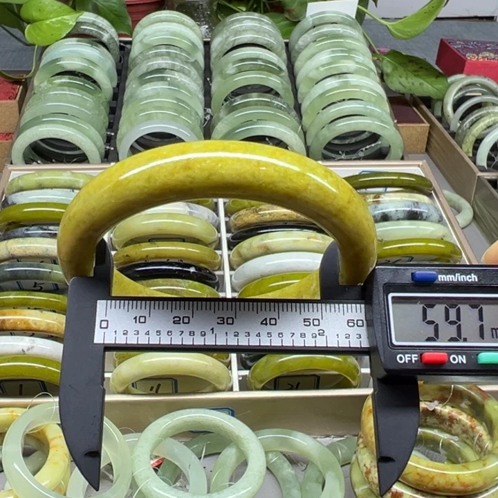 蛇纹石玉未镶嵌手镯33