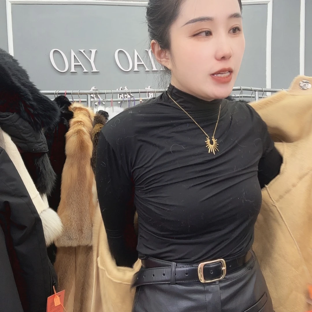 姚小妖家高端皮草