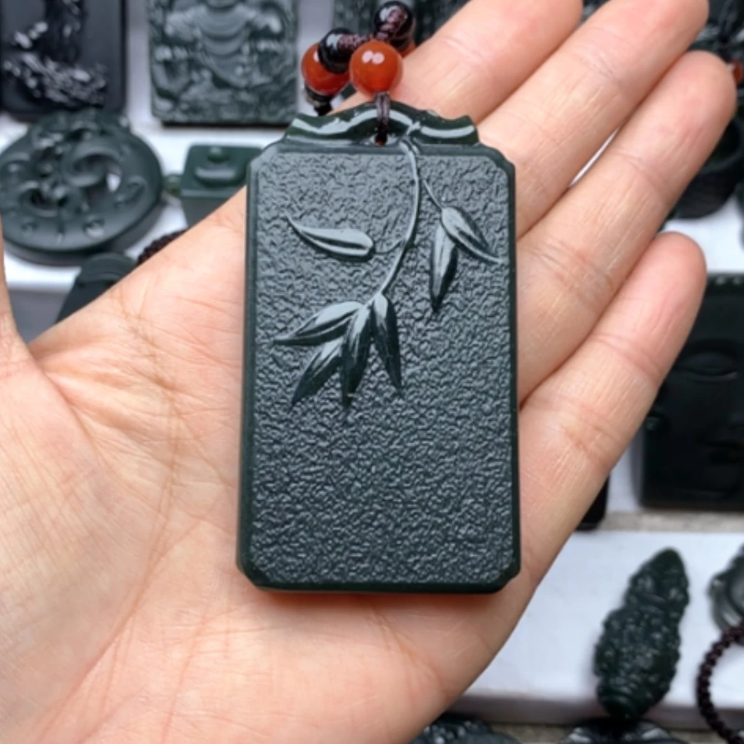 【闪购商品】和田玉颈饰未镶嵌双面雕刻