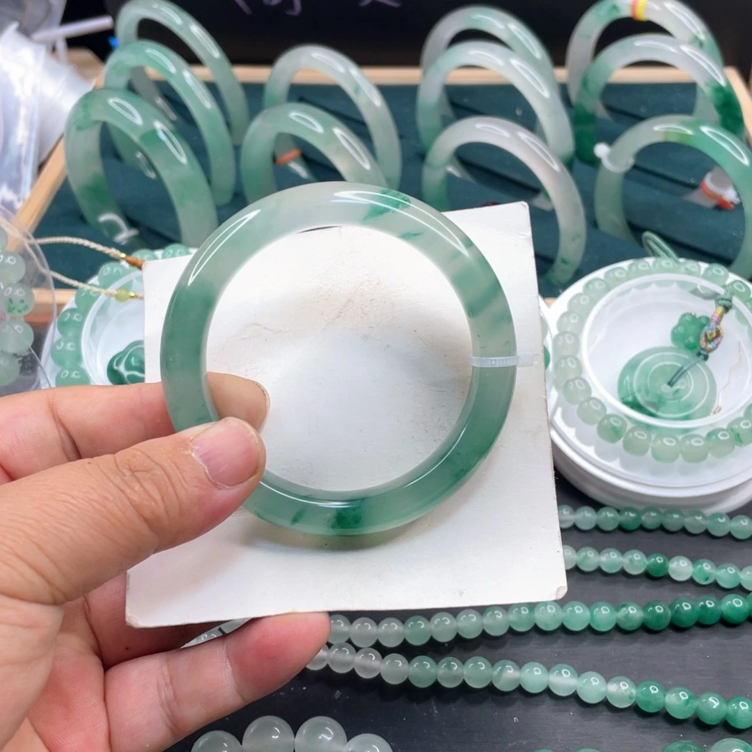 5***3石英质玉未镶嵌手镯