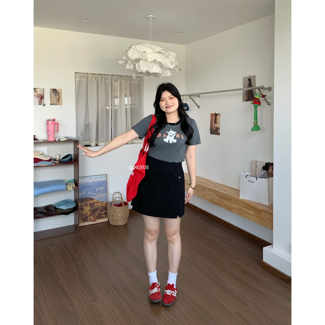 青屿衫-设计感独特正肩T恤印花小狗减龄上衣微胖显瘦春大码女装