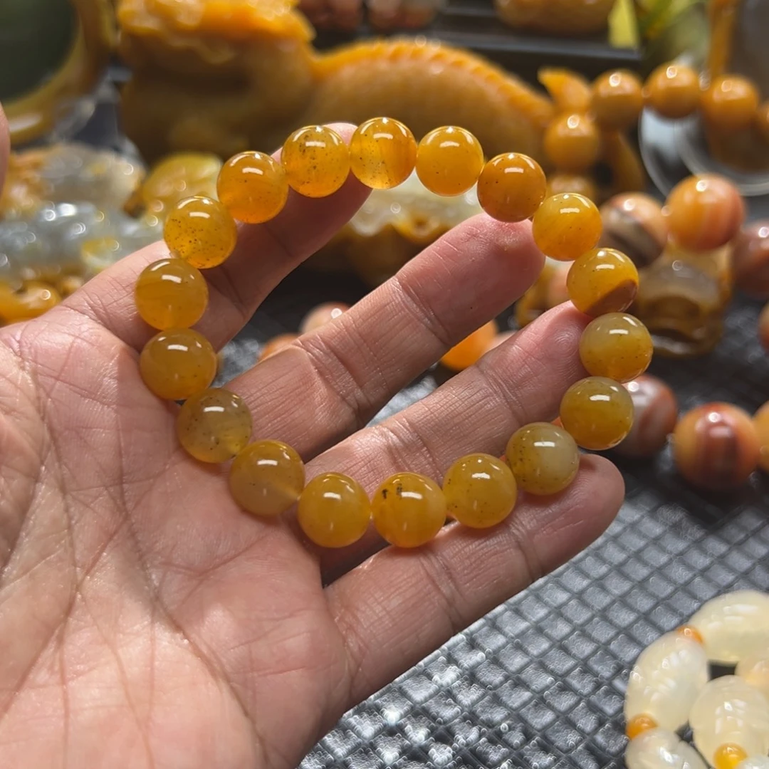 石英质玉未镶嵌颈饰