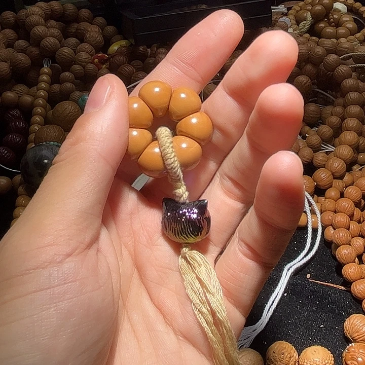 吊坠猴头核桃太阳花