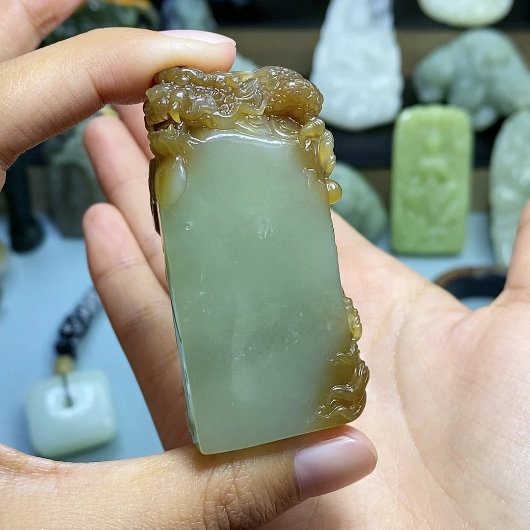 颈饰未镶嵌和田玉爱**影