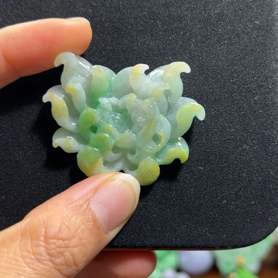 翡翠未镶嵌颈饰天然翡翠莲花吊坠