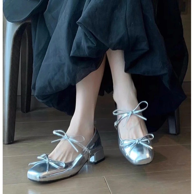 银色玛丽珍鞋女2025新款方头浅口蝴蝶结一字仙女风配裙子粗跟单鞋