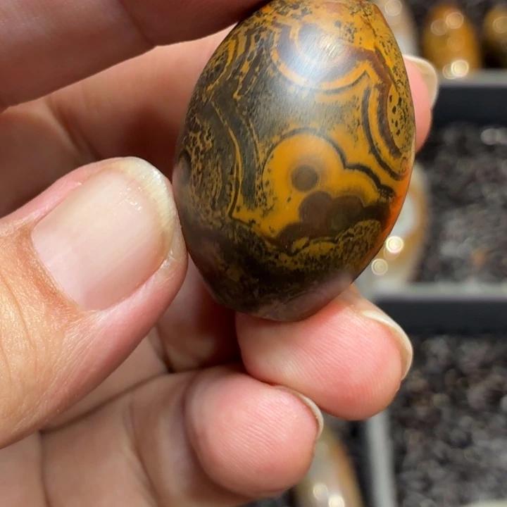 宗***施玛瑙/玉髓散珠_HEIMORI 天然天珠