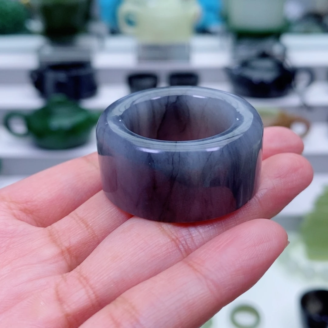 江***海和田玉未镶嵌摆件扳指