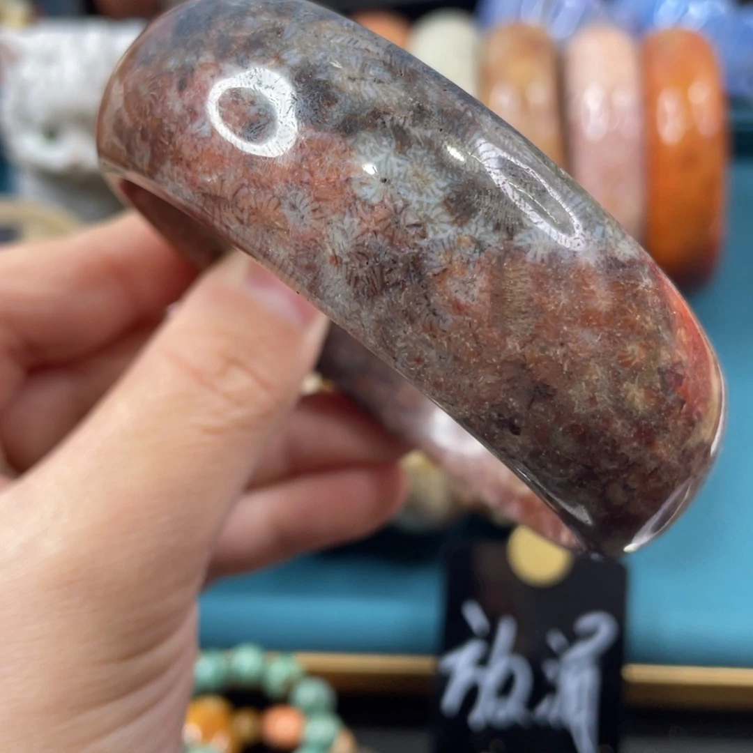 未镶嵌手镯硅化玉