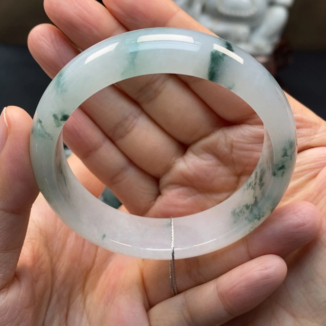 翡翠手镯未镶嵌天然