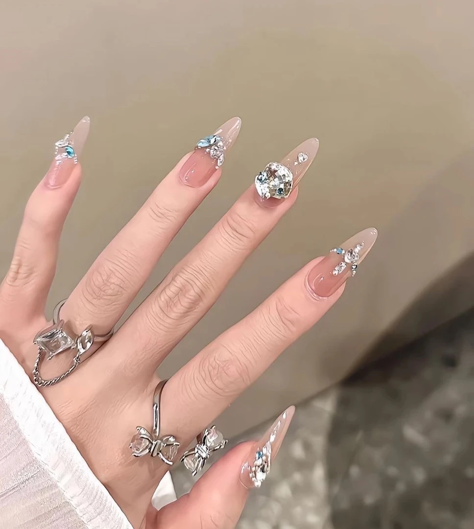 【桃子穿戴甲～纯手工穿戴甲】