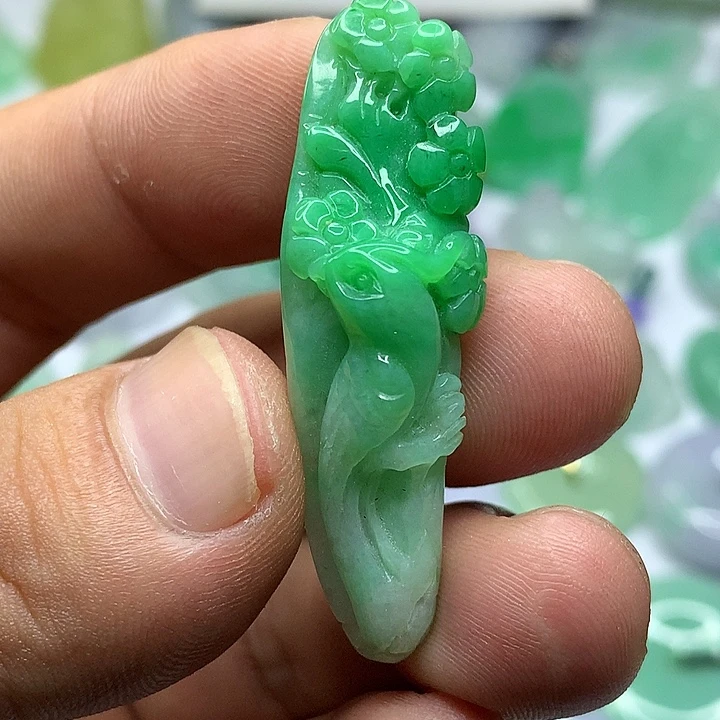 吊坠(赠链)未镶嵌翡翠
