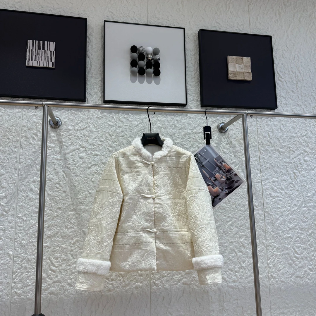【新中式宫廷风】毛绒领盘扣提花棉服 刺绣复古保暖短款外套-312