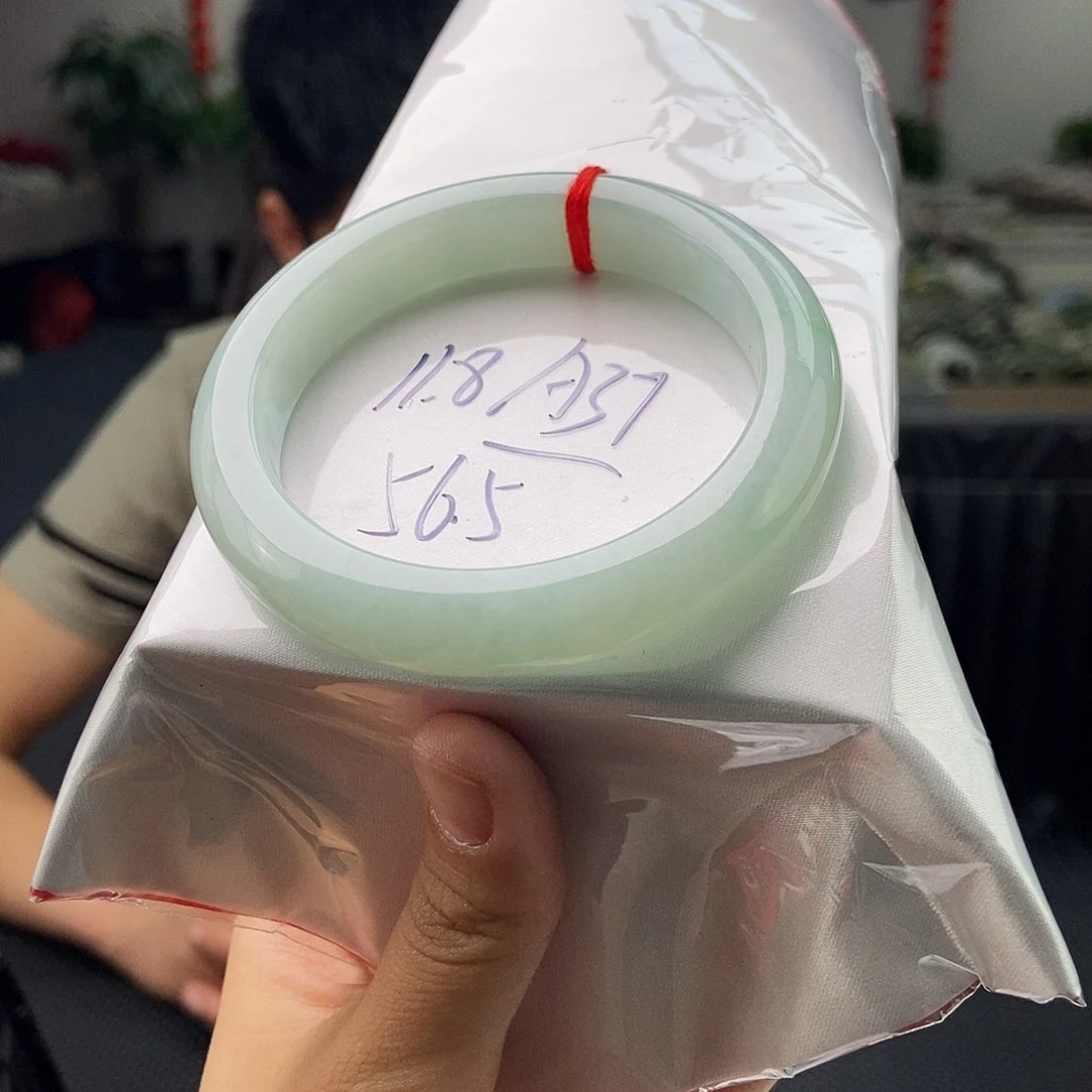 翡翠手镯未镶嵌颜色多样性发拍一发一