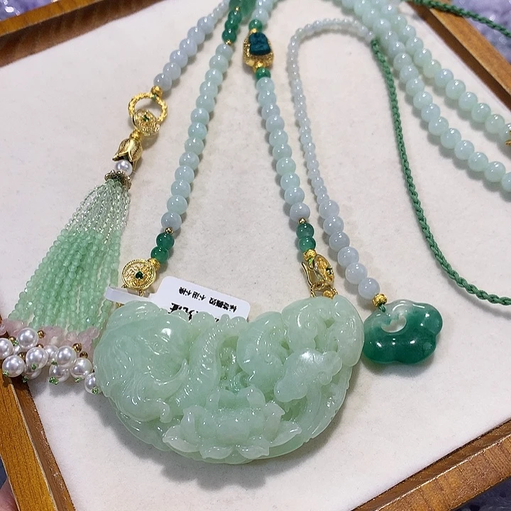 翡翠未镶嵌颈饰翡翠吊坠