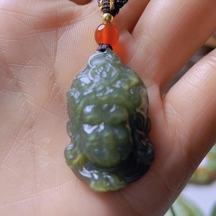 未镶嵌岫岩河磨玉（透闪石质玉）把件