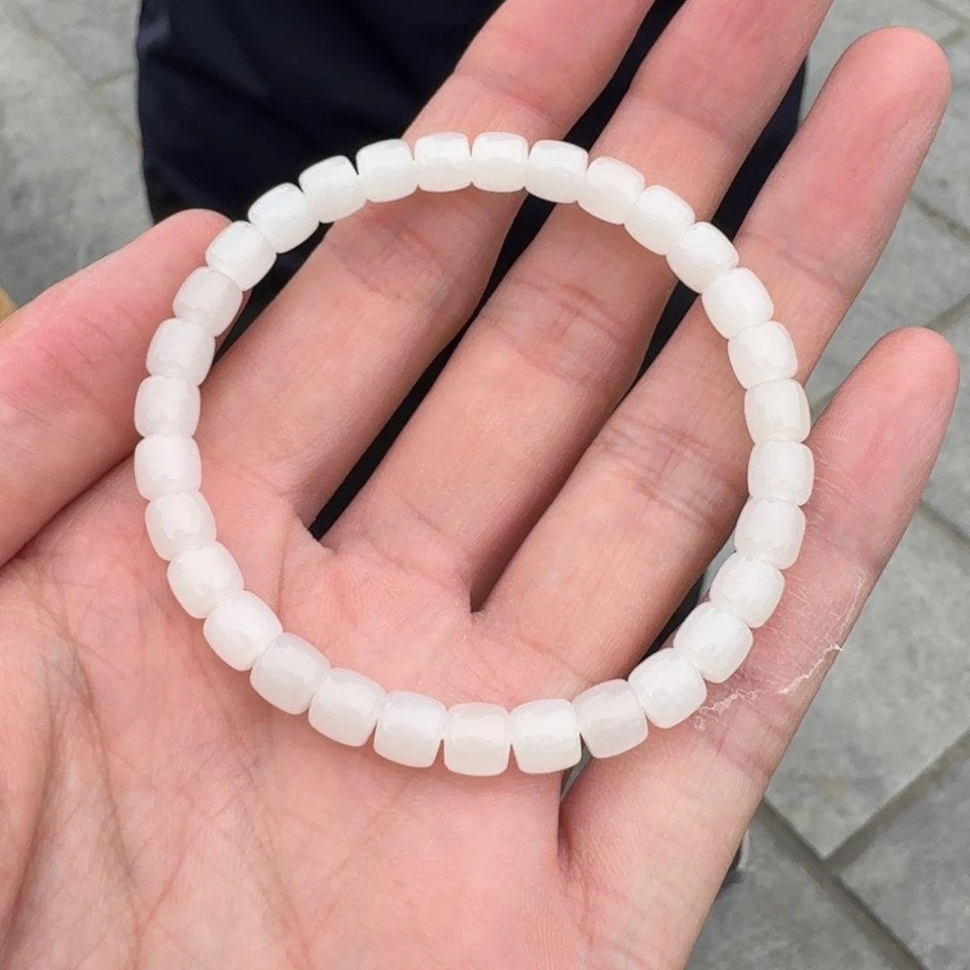 和田玉未镶嵌颈饰62小七卡6左右青海料